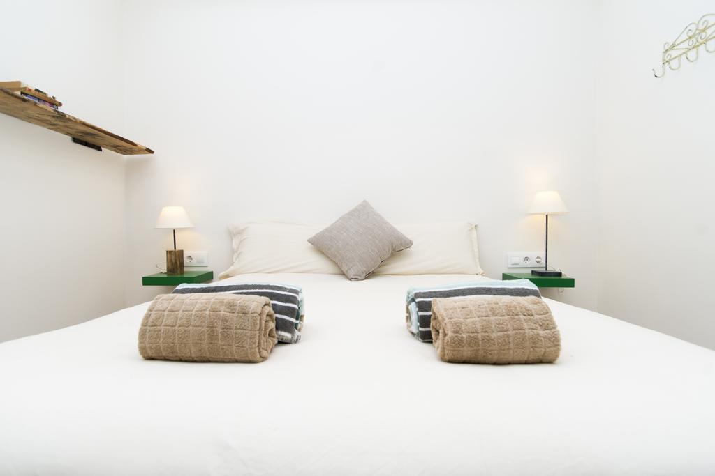 Apartments Barcelona Sagrada Rum bild