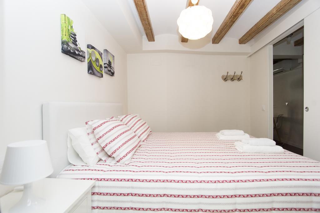 Apartments Barcelona Sagrada Rum bild