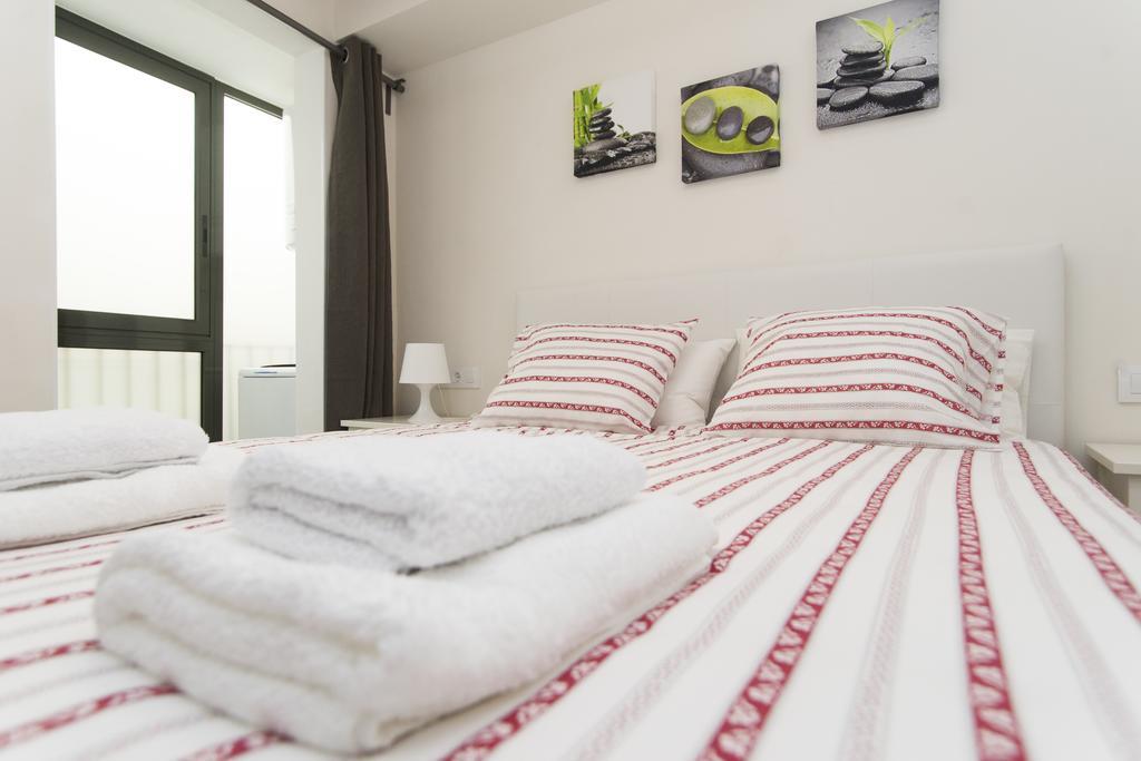 Apartments Barcelona Sagrada Rum bild